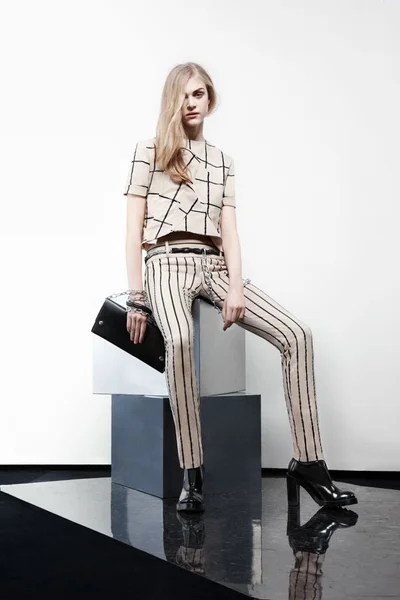 Look 13
